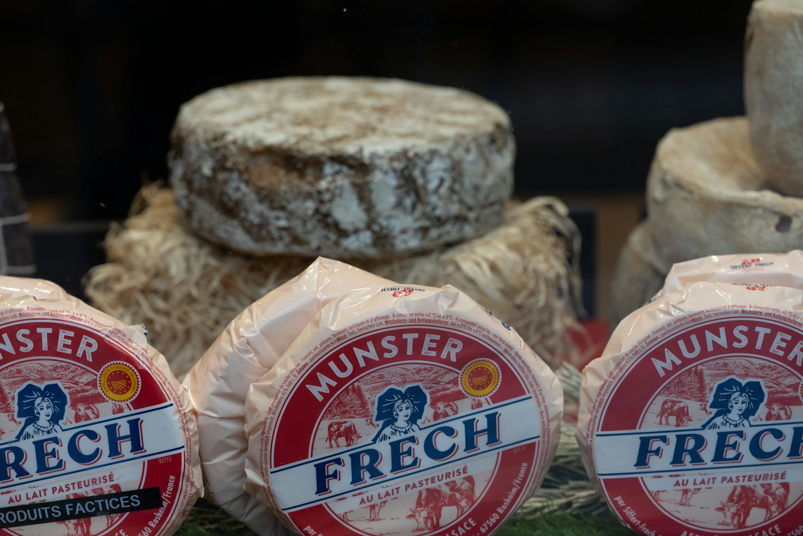 Façade d'une fromagerie de quartier